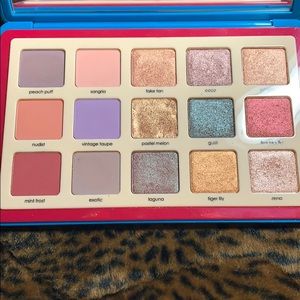 Mix of full size Natasha Denona singles